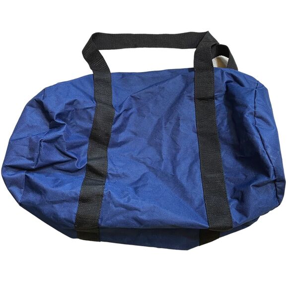 New York Yankees Duffle/Weekend/Gym Bag With Bonus Souvenir “Quest For 28” Cup - Picture 3 of 13